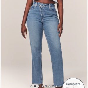 Abercrombie Curve Love Ultra High Rise 90s Straight Jean